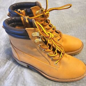 Sugar Tan Zip Boots - Size Women's 6.5